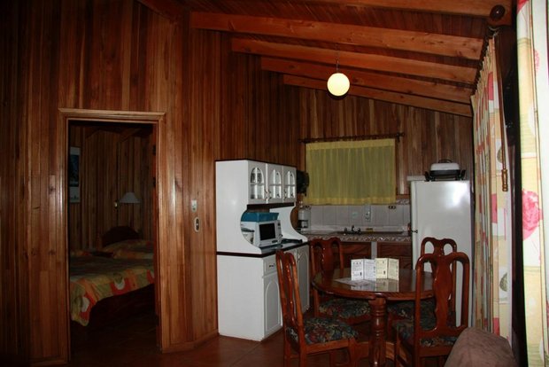Отель "Cabanas Los Pinos" в Монтеверде
