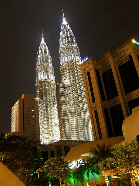 Башни-близнецы Петронас Твин Тауэрс (Petronas Twin Towers)