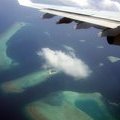 Пролетая над Мальдивами