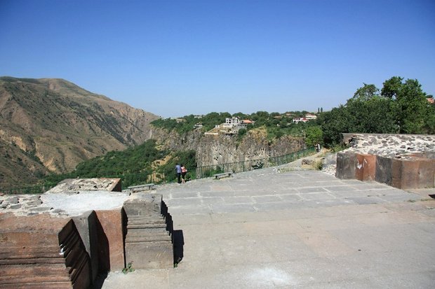 Вид на горное ущелье от храма Гарни