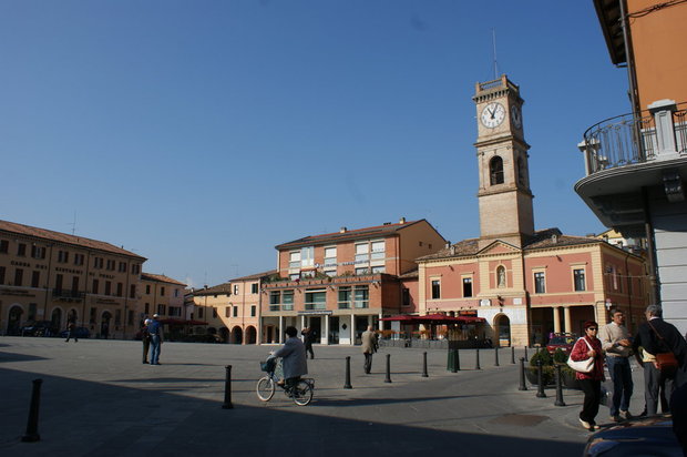 Центральная площадь в Форлимпополи. Площадь Гарибальди (Piazza Garibaldi)