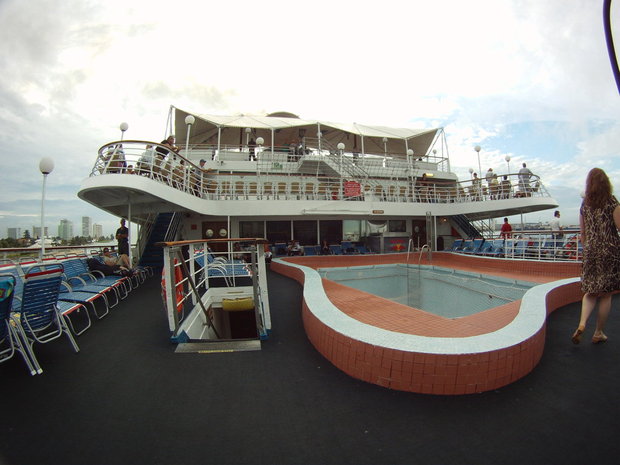 Паром Discovery cruise line