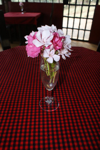 Цветочки на столах