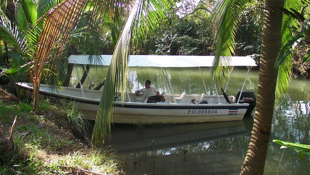 Экскурсионная лодка