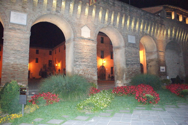 Крепость Альборнос (Rocca Albornoziana) в Форлимпополи