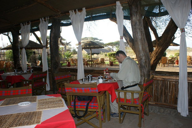 Завтрак в Kibo Safari Camp