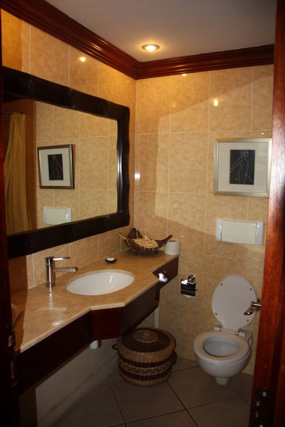 Ванная комната в Aanari Hotel & Spa