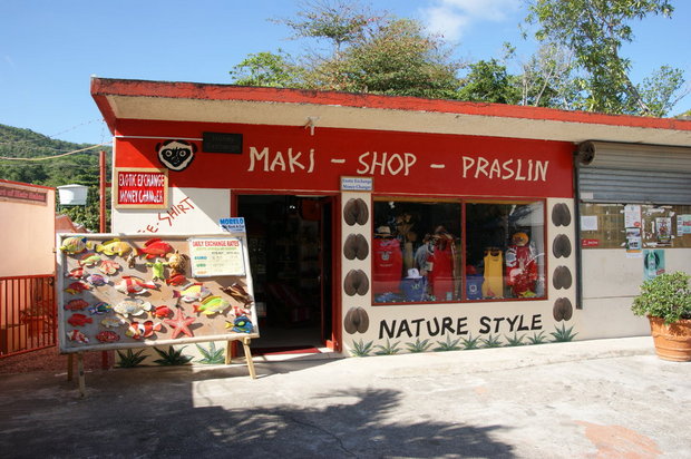 Сувенирный магазин на Праслине