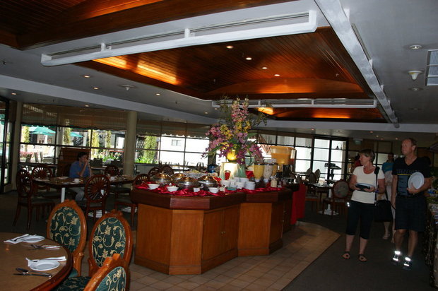 Ресторан в Sabah Hotel
