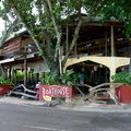 Ресторан BoatHous на пляже Бо Валлон