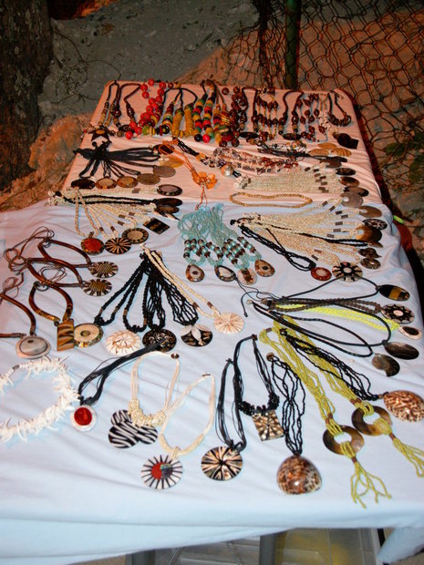 Сувениры на ночном рынке