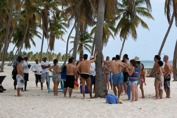 Туристы на острове Canto De La Playa