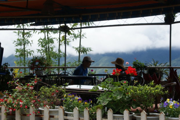 Кафе с видом на горы
