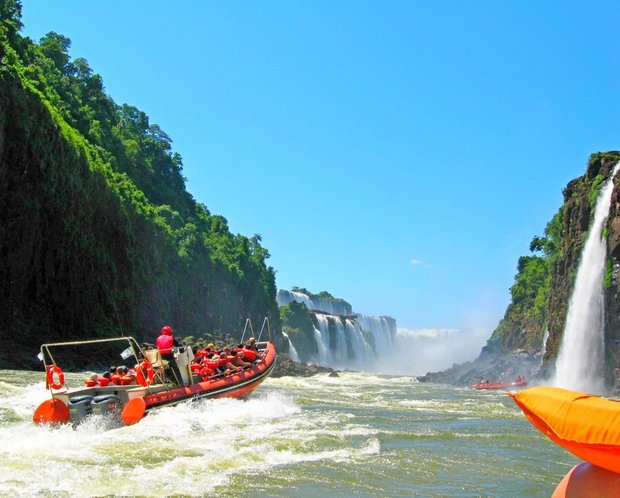 Бразилия,  Водопады Игуасу