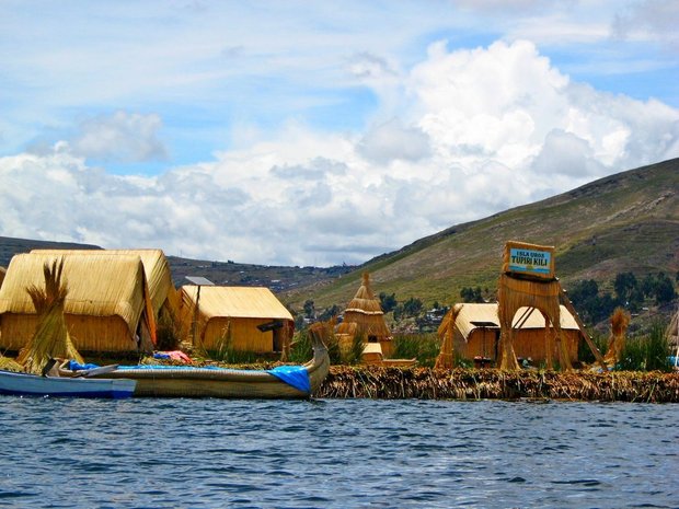 Перу. Озеро Титикака. Острова  Урус