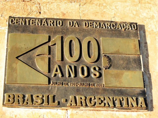 Бразилия, Граница Бразилии Аргентины и Парагвая, табличка