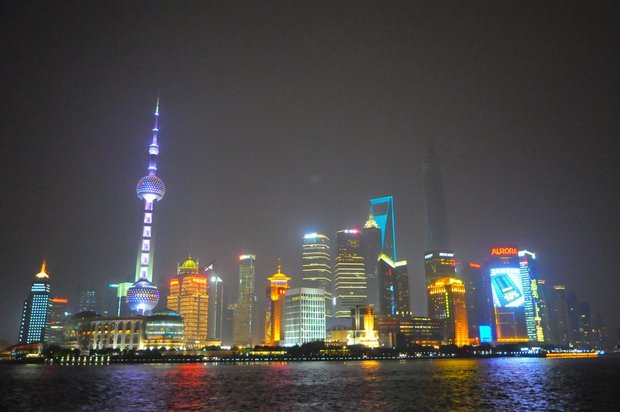 Шанхай. Вид на Пудун с набережной Бунд