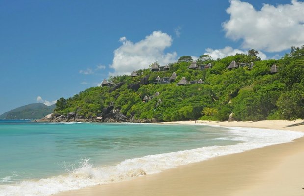 Сейшельские острова, остров Маэ,  Пляж отеля Maia Luxury Resort & Spa 5