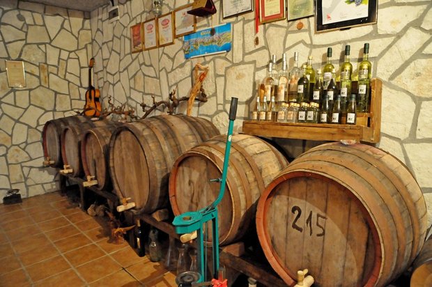 Черногория, вино и винодельни