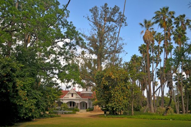 Arboretum Los Angeles (ботанический сад), Queen Anne Cottage, Лос-Анжелес, Калифорния, США